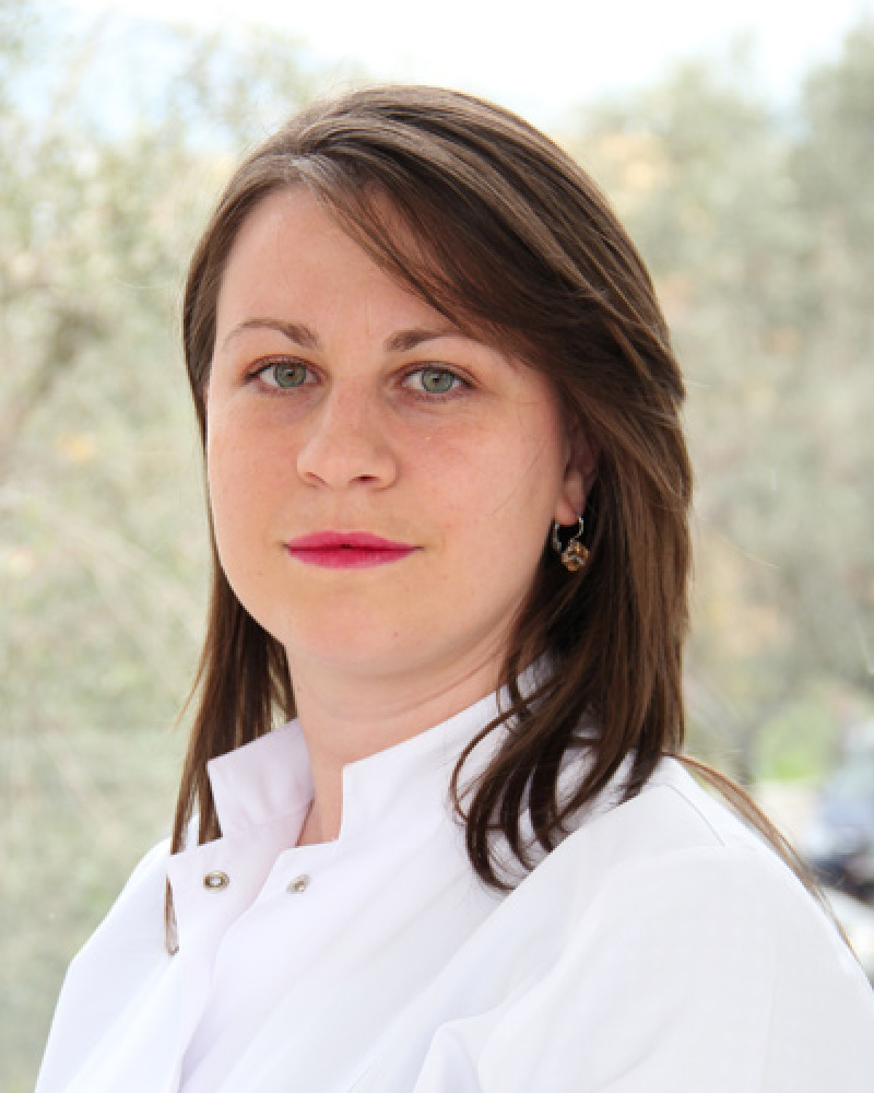 Dr. Almenda Zaka, MD